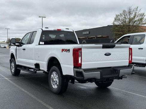 New 2026 Ford F250 XLT w/ FX4 Off-Road Package image 4