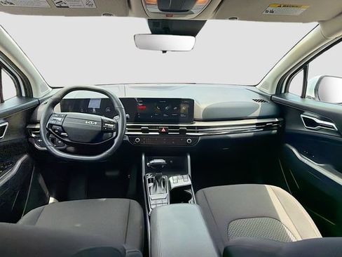 Used 2026 Kia Sportage LX FWD image 16