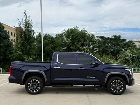 Used 2025 Toyota Tundra Limited AWD/4WD image 5