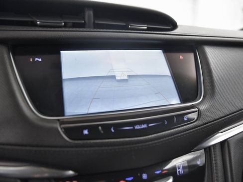 Used 2018 Cadillac XT5 Luxury w/ Driver Awareness Package image 18