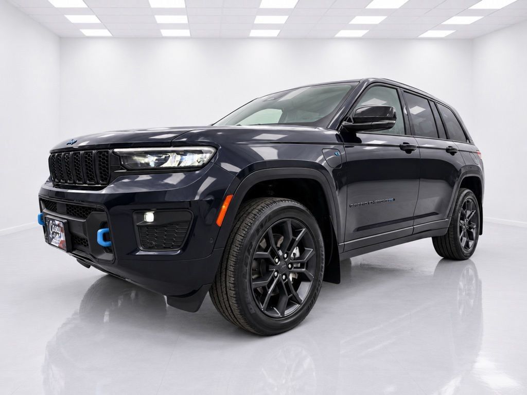Used 2023 Jeep Grand Cherokee 30th Anniversary AWD/4WD image 14