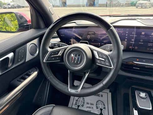 Used 2025 Buick Enclave Avenir w/ Super Cruise Package AWD/4WD image 17