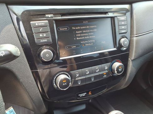 Used 2018 Nissan Rogue S FWD image 22