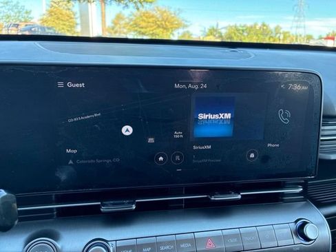 Used 2025 Hyundai Kona SEL AWD/4WD image 30