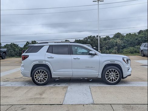 New 2027 GMC Terrain Denali w/ LPO, Floor Liner Package AWD/4WD image 6