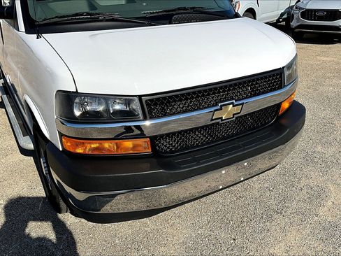 Used 2023 Chevrolet Express 2500 w/ Driver Convenience Package image 3