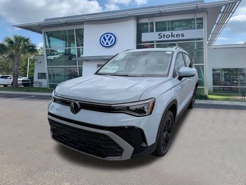 New 2026 Volkswagen Taos SE FWD image 8