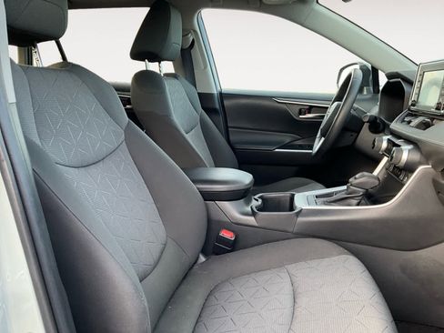 Used 2022 Toyota RAV4 XLE w/ Convenience Package image 17