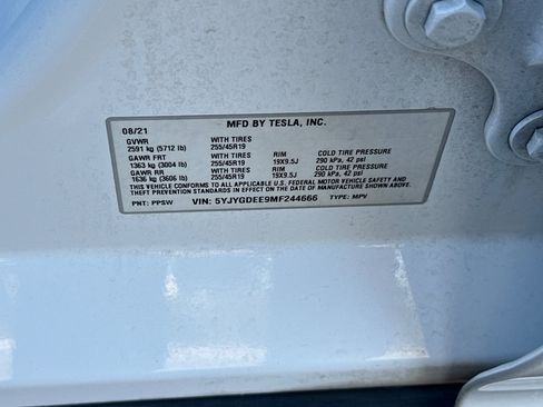 Used 2021 Tesla Model Y Long Range AWD/4WD image 39