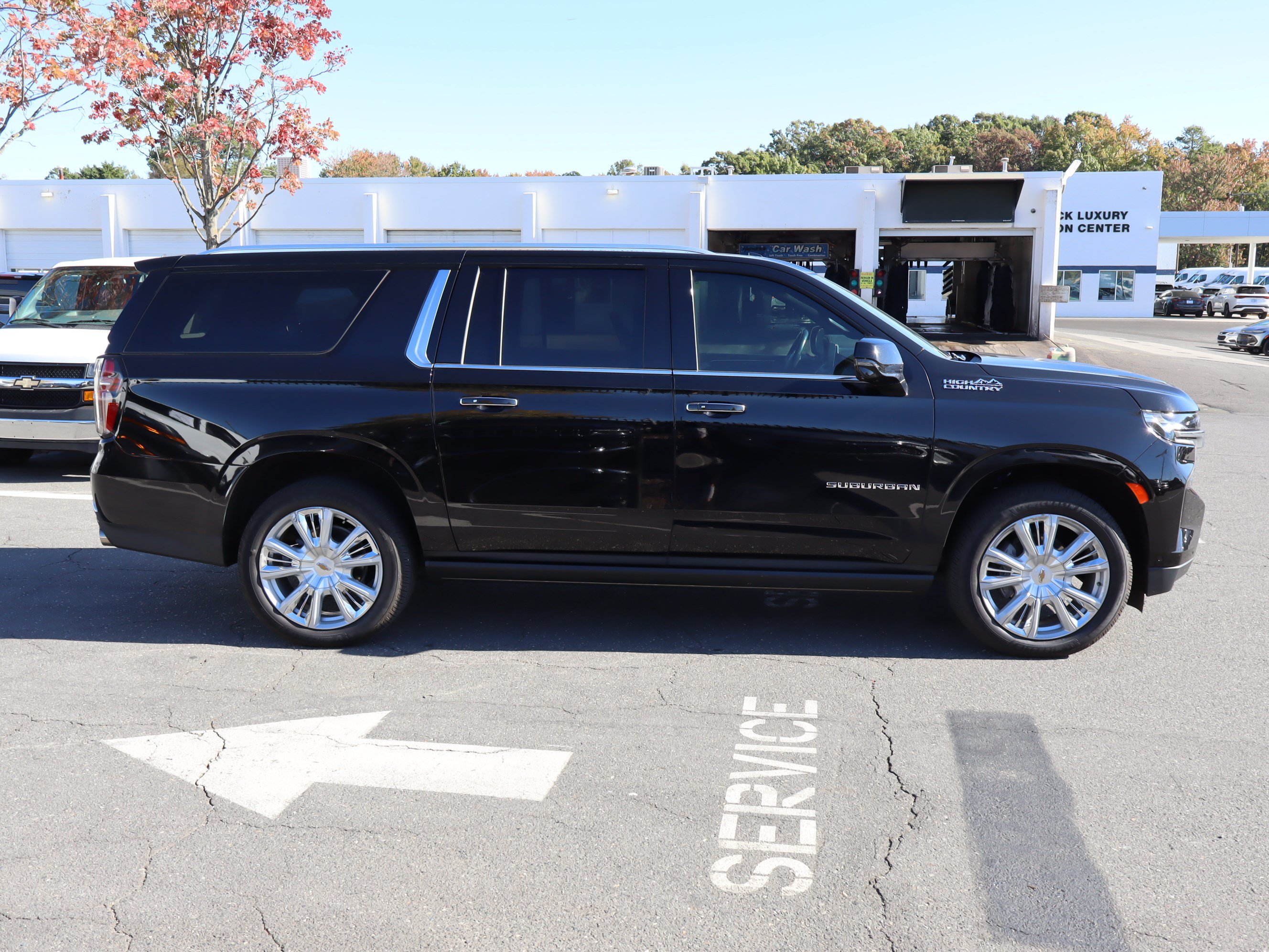 Used 2024 Chevrolet Suburban High Country w/ Advanced Technology Package AWD/4WD image 11