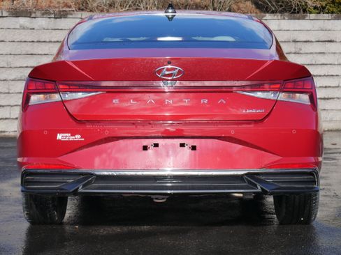 Used 2023 Hyundai Elantra Limited image 5