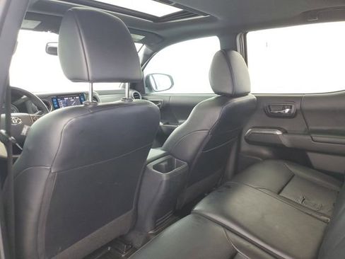 Used 2019 Toyota Tacoma Limited RWD image 12