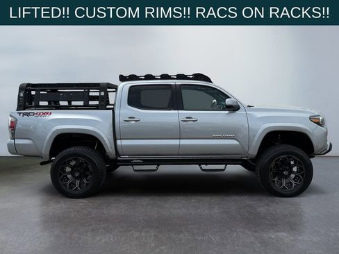 Used 2022 Toyota Tacoma TRD Sport w/ TRD Premium Sport Package image 2