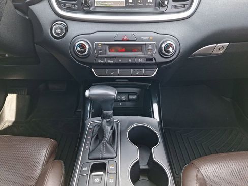 Used 2020 Kia Sorento SX image 19