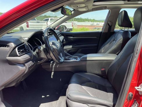 Used 2019 Toyota Camry XSE w/ Driver Assist Package FWD image 4