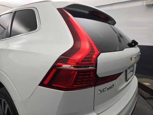 Used 2023 Volvo XC60 B5 Plus image 18