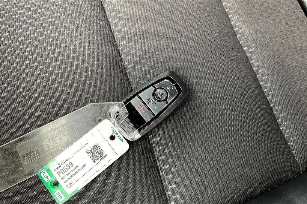 Used 2025 Ford Escape ST-Line AWD/4WD image 38