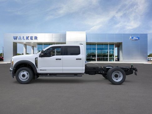 New 2025 Ford F450 XL w/ XL Chrome Package image 25