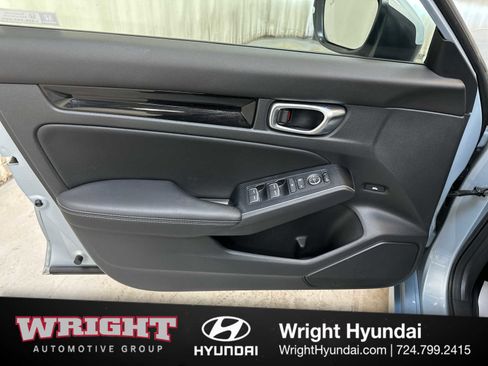 Used 2023 Honda Civic Touring image 9