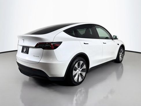 Used 2021 Tesla Model Y Long Range AWD/4WD image 5