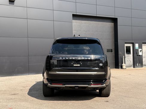 Used 2023 Land Rover Range Rover Long Wheelbase SE AWD/4WD image 6
