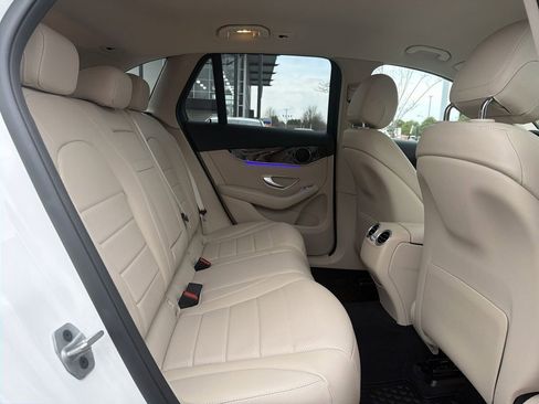 Used 2022 Mercedes-Benz GLC 300 4MATIC image 17