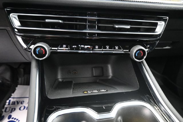 Used 2026 Chevrolet Traverse High Country w/ LPO, Floor Liner Package FWD image 18