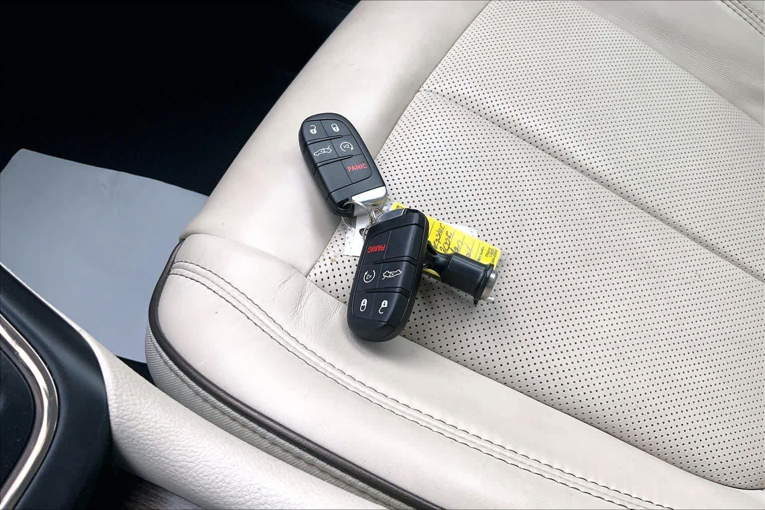Used 2015 Chrysler 200 C w/ Navigation & Sound Group I FWD image 15