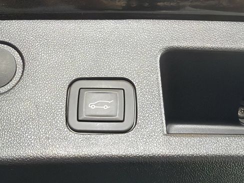 Used 2025 Chevrolet Equinox RS w/ Safety and Technology Package FWD image 12