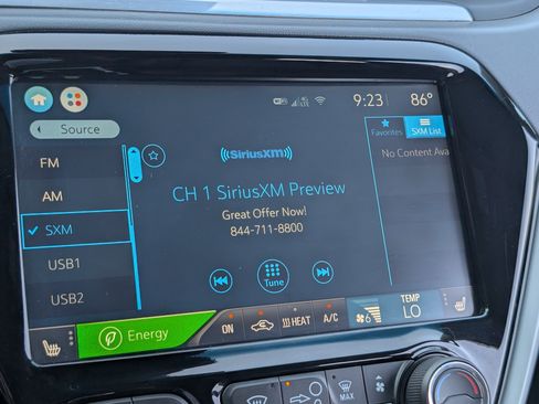 Used 2019 Chevrolet Bolt Premier w/ Infotainment Package FWD image 27