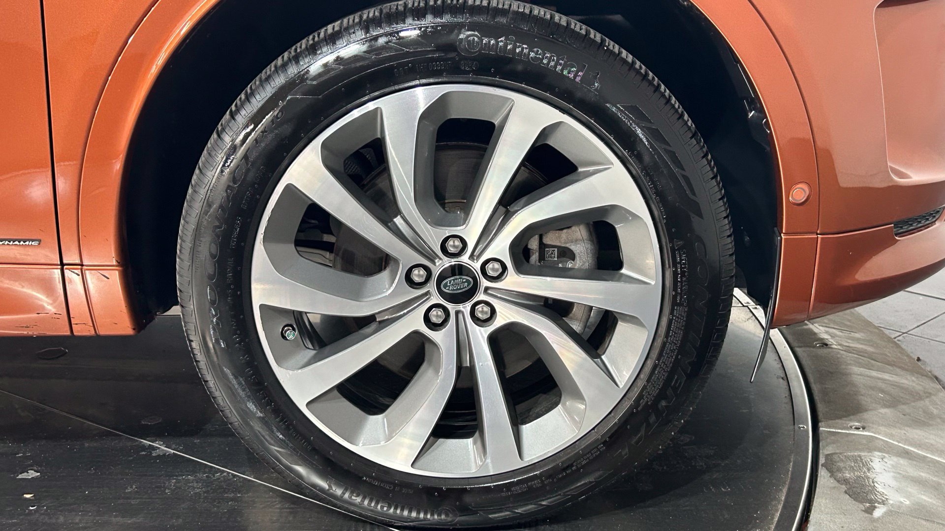 Used 2021 Land Rover Discovery Sport SE R-Dynamic AWD/4WD image 25