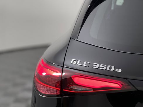New 2025 Mercedes-Benz GLC 350e 4MATIC image 13