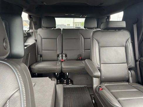 Used 2023 GMC Yukon Denali w/ LPO, Floor Liner Package AWD/4WD image 15