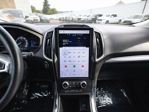 Used 2024 Ford Edge Titanium image 26