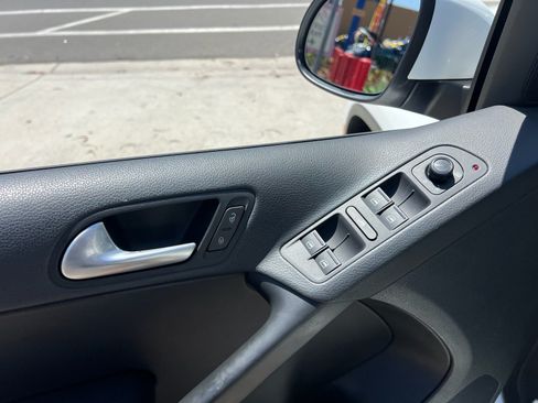 Used 2017 Volkswagen Tiguan S FWD image 13