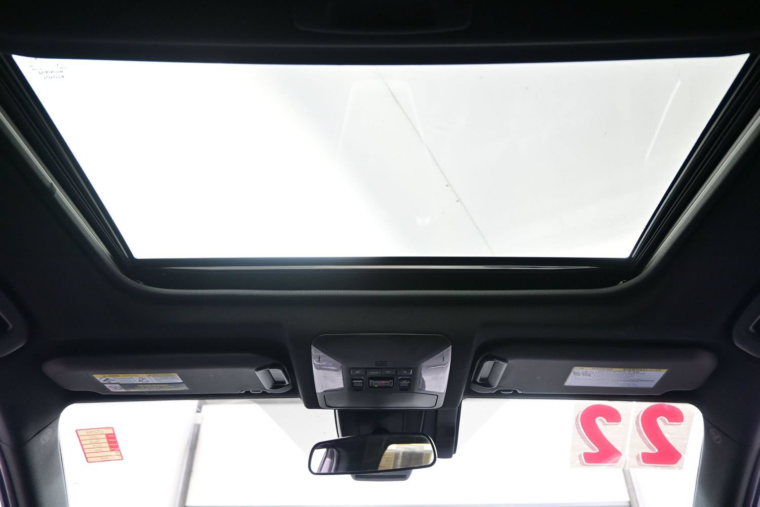 Used 2022 Toyota RAV4 SE w/ Convenience Package AWD/4WD image 17
