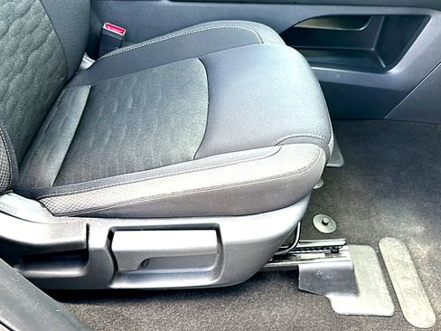 Used 2025 Nissan Pathfinder SV FWD image 24