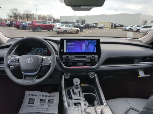 New 2026 Toyota Grand Highlander XLE AWD/4WD image 11