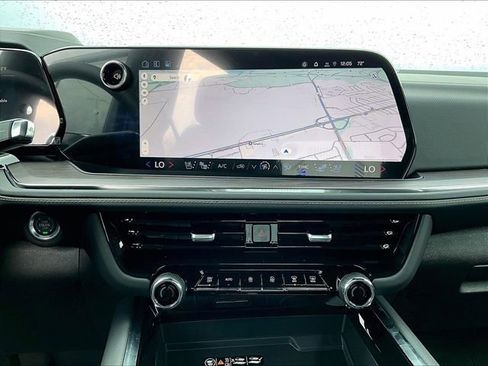 New 2026 Chevrolet Suburban Premier image 12