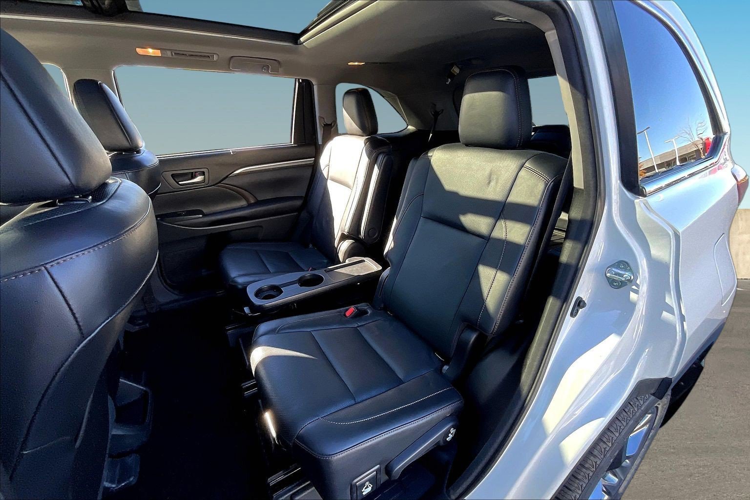 Used 2017 Toyota Highlander Limited Platinum AWD/4WD image 21