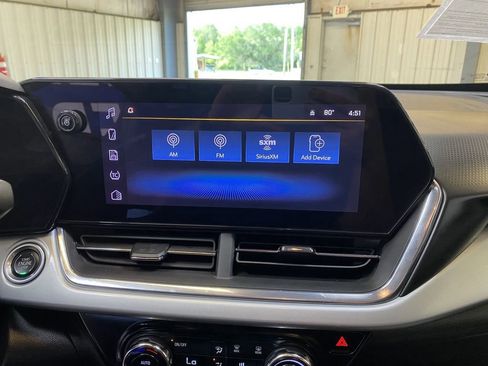 Used 2025 Chevrolet Trax LT w/ LT Convenience Package FWD image 37