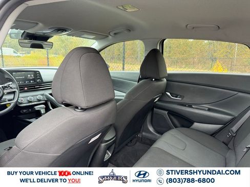 Certified 2024 Hyundai Elantra SE image 21