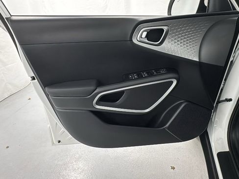 New 2025 Kia Soul LX image 18