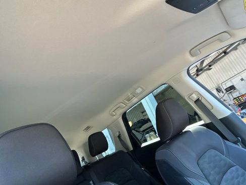 Used 2025 Nissan Pathfinder SV FWD image 16