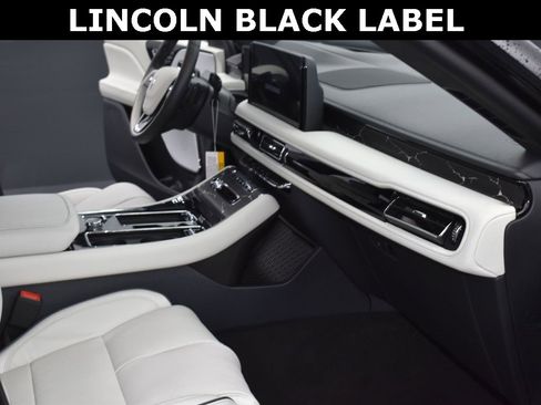 New 2026 Lincoln Aviator Black Label w/ Dynamic Handling Package image 16