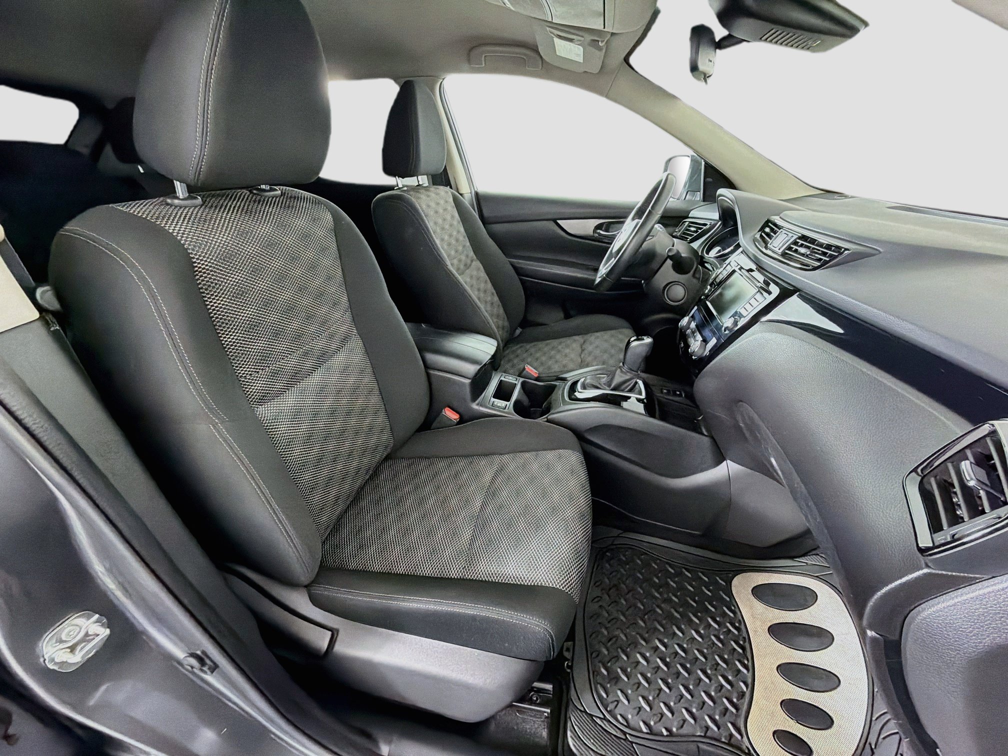 Used 2019 Nissan Rogue Sport SV w/ Technology Package FWD image 30
