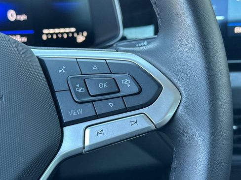 Used 2025 Volkswagen Jetta SE image 36