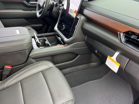 New 2026 GMC Yukon Denali image 16