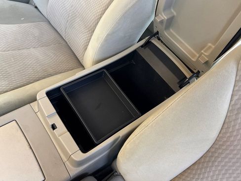 Used 2011 Toyota Camry LE image 28