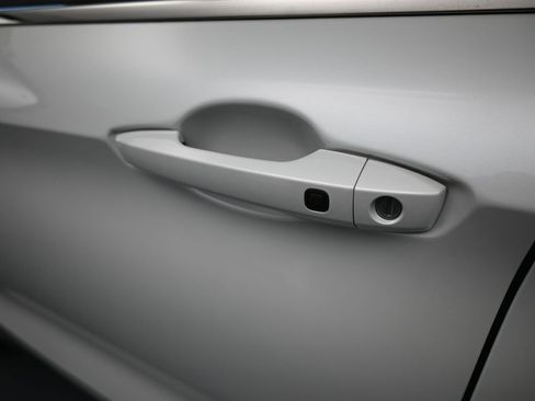 Used 2023 Mitsubishi Outlander SE image 38